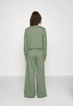 Anna Field Nachtwäsche Set - Khaki -Anna Field Günstiges Geschäft 8eaebd3ad0c54d2ca8b5c66614b78047