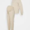 HOODIE WITH JOGGER SET - Kapuzenpullover - Beige